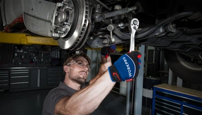 مفك البراغي VS. الحفر: أي واحد يجب أن تستخدمه للتثبيت؟